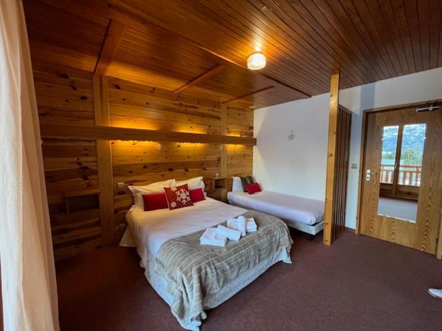 Hotel Restaurant La Pendine Les Pres 外观 照片