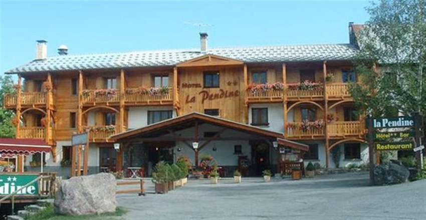 Hotel Restaurant La Pendine Les Pres 外观 照片